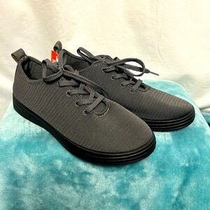 NWT Easy Spirit comfort Wave 7.5 charcoal gray cloth
